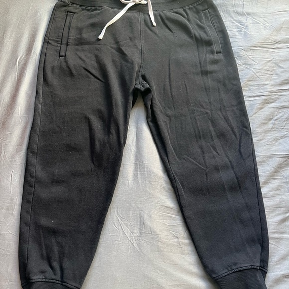 Black Guess sweatpants - Picture 2 of 4